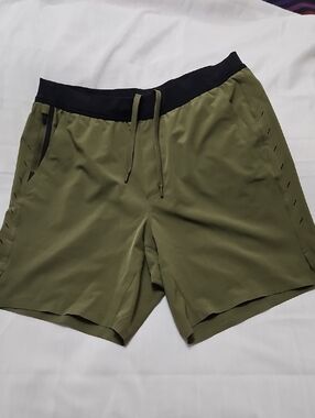 Ten Thousand Interval Shorts LG Unlined 7" Inseam Active Fitness Workout GREEN